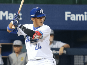 中職前球星逼隊友妻吹喇叭！強拉進廁所脫褲掏GG　「拜託一次就好」遭判囚